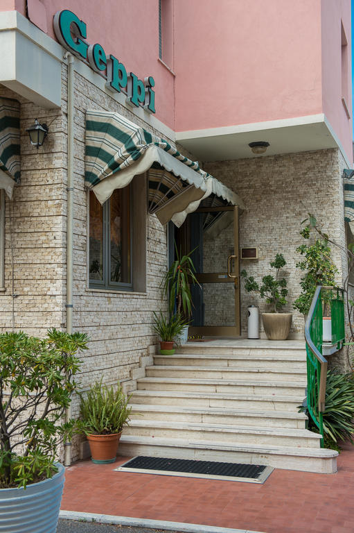 Hotel Geppi Pietra Ligure Exterior foto