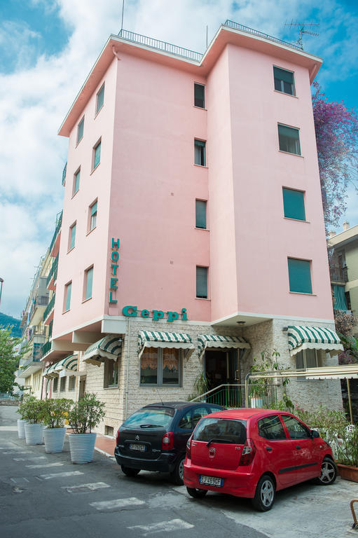 Hotel Geppi Pietra Ligure Exterior foto